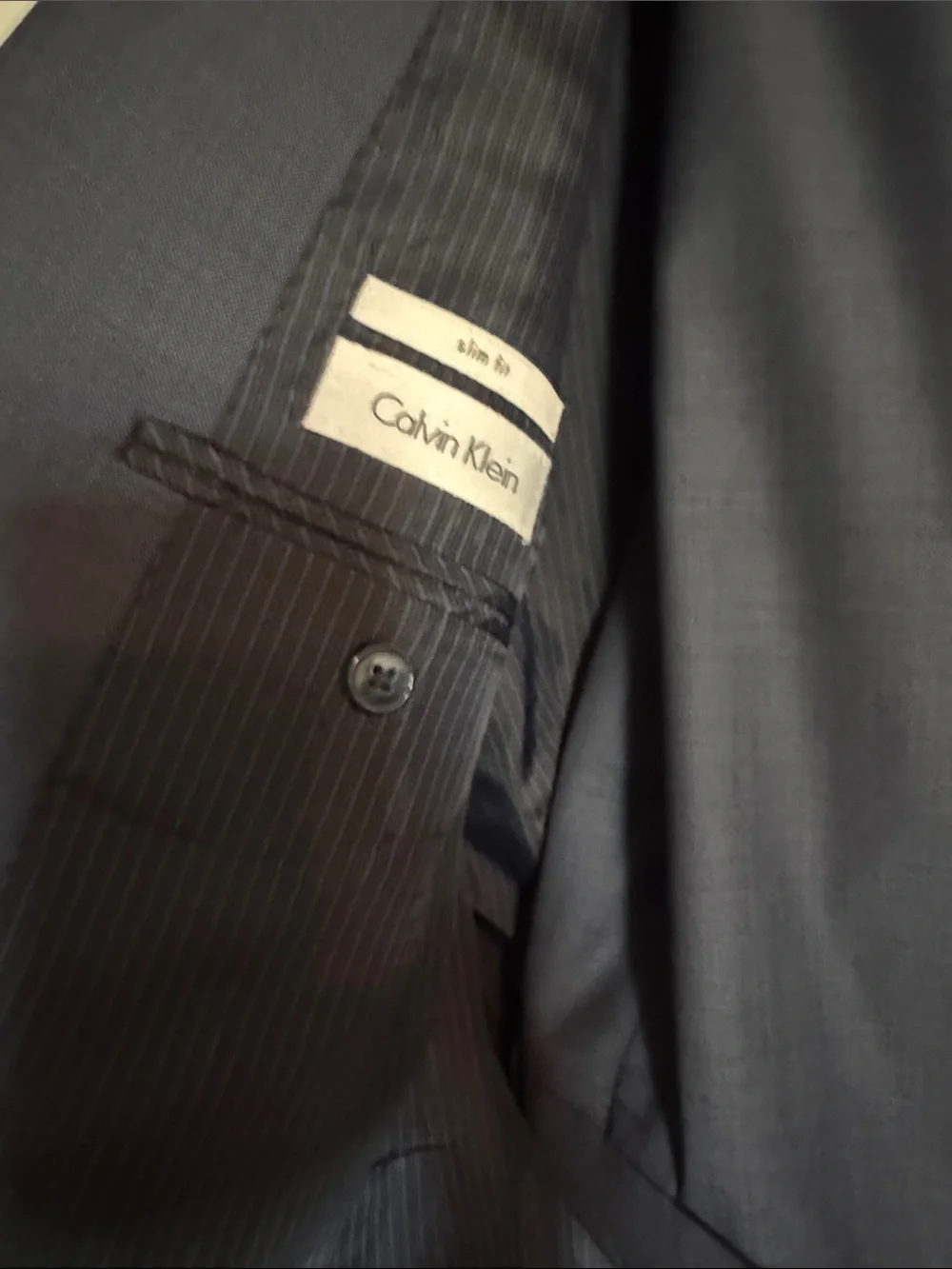 Calvin Klein Men's Navy Suit Jacket and Pant Set - Slim Fit. VEUC